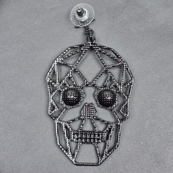 ๐ Black Skull Earrings with Rhinestone Eyes (NWOT) - Picture 3 of 6